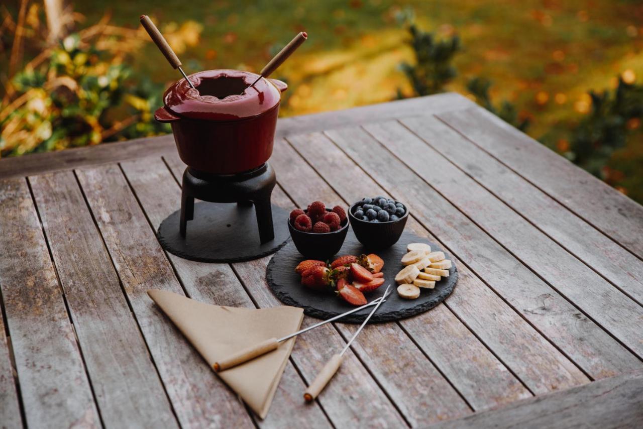 Luxury Glamping Chocolate Village Μαριμπόρ Εξωτερικό φωτογραφία
