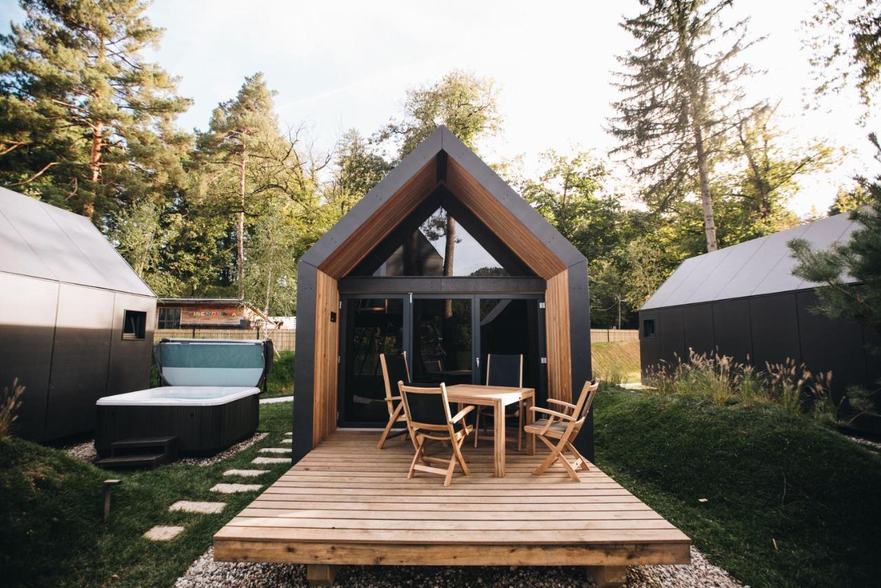 Luxury Glamping Chocolate Village Μαριμπόρ Εξωτερικό φωτογραφία